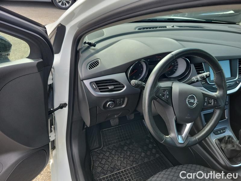  Opel  Astra  K Sports Tourer (2015) ST 1.5CDTi 77 Edition 5d #20
