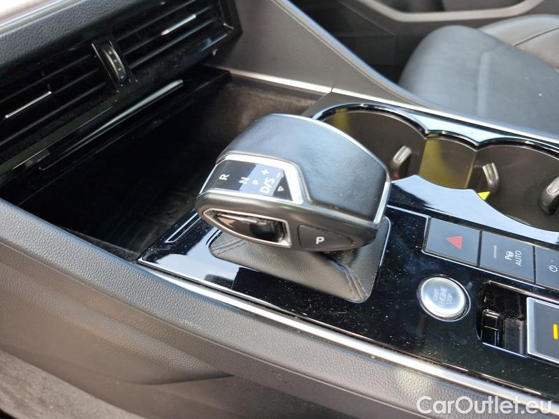  Volkswagen  Touareg  (CR7)(2018->) Tou.3.0TSI PHEV Elegan.4M AT #10