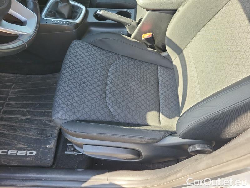  KIA  Cee'd Ceed Sportswagon (2018->) Ceed SW 1.5 T-GDI 118 Fresh #10