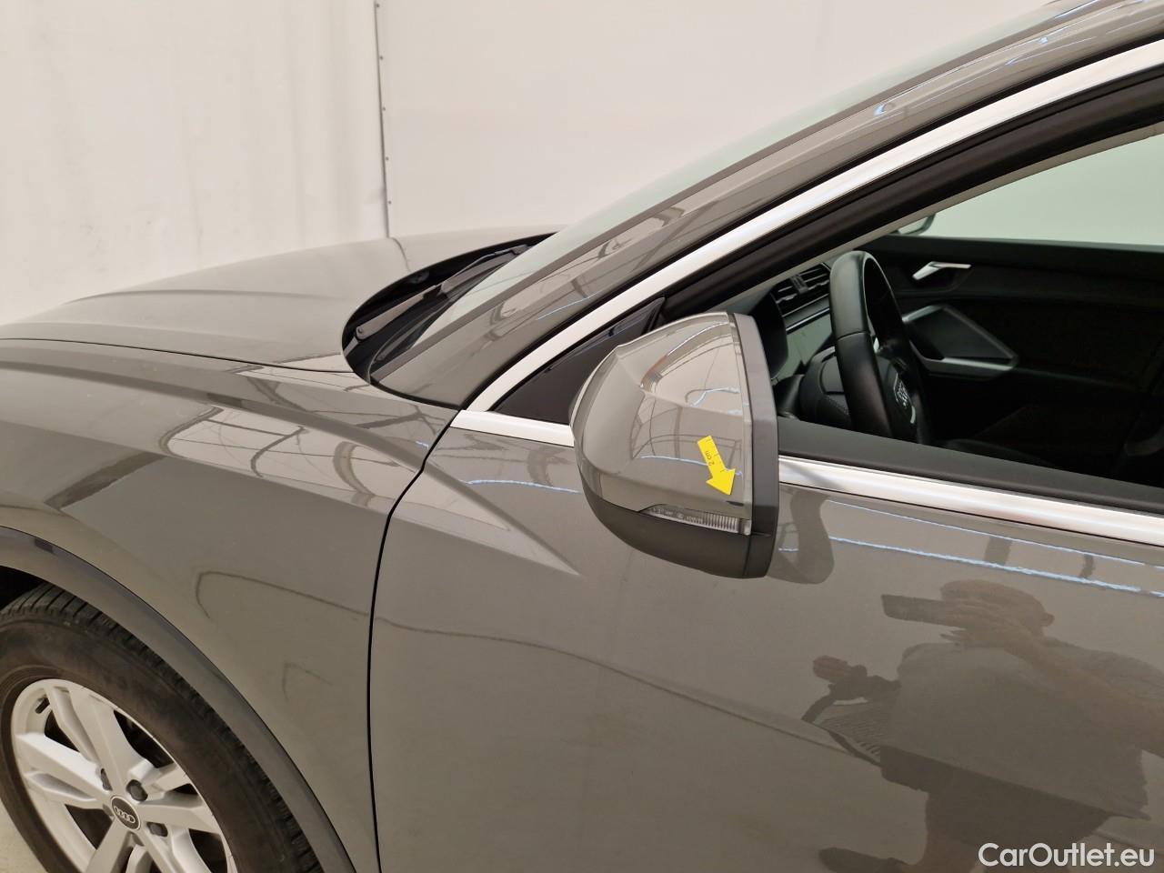  Audi  Q3  Sportback 35 TDI quattro W3 #3