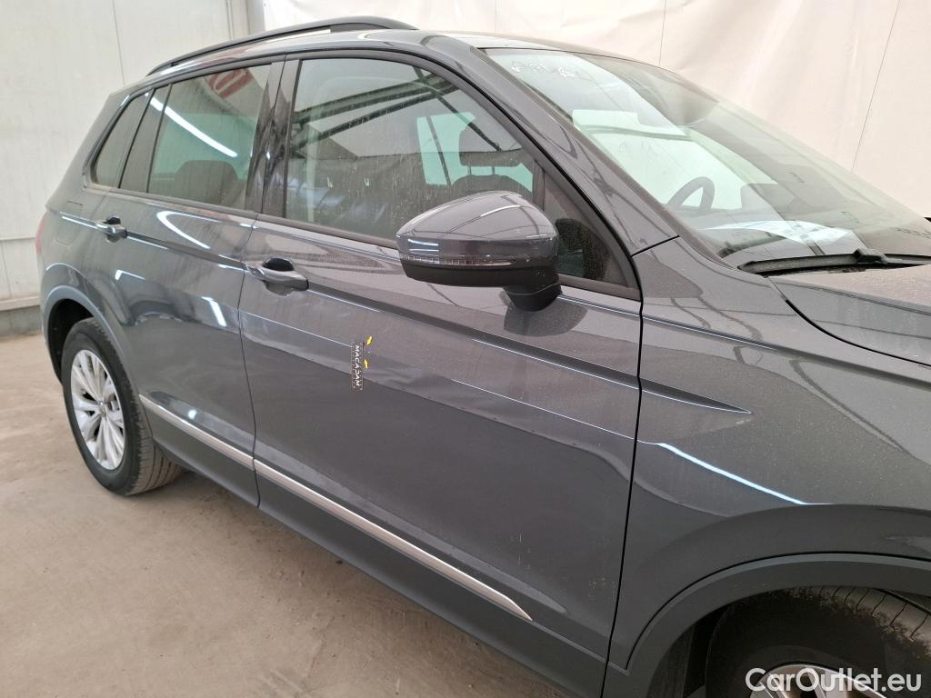  Volkswagen  Tiguan VOLKSWAGEN  / 2020 / 5P / SUV 2.0 TDI 150 DSG7 Life Business (Ex 211T) #14