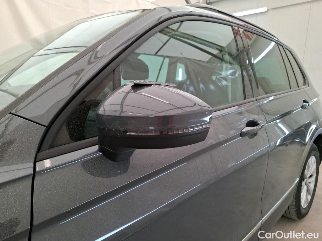  Volkswagen  Tiguan VOLKSWAGEN  / 2020 / 5P / SUV 2.0 TDI 150 DSG7 Life Business (Ex 211T) #21