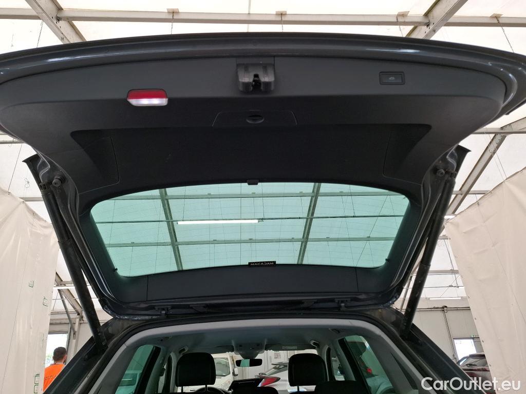  Volkswagen  Tiguan VOLKSWAGEN  / 2020 / 5P / SUV 2.0 TDI 150 DSG7 Life Business (Ex 211T) #25