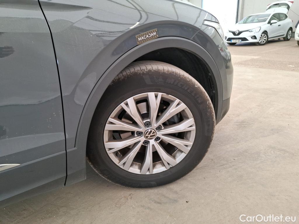  Volkswagen  Tiguan VOLKSWAGEN  / 2020 / 5P / SUV 2.0 TDI 150 DSG7 Life Business (Ex 211T) #1