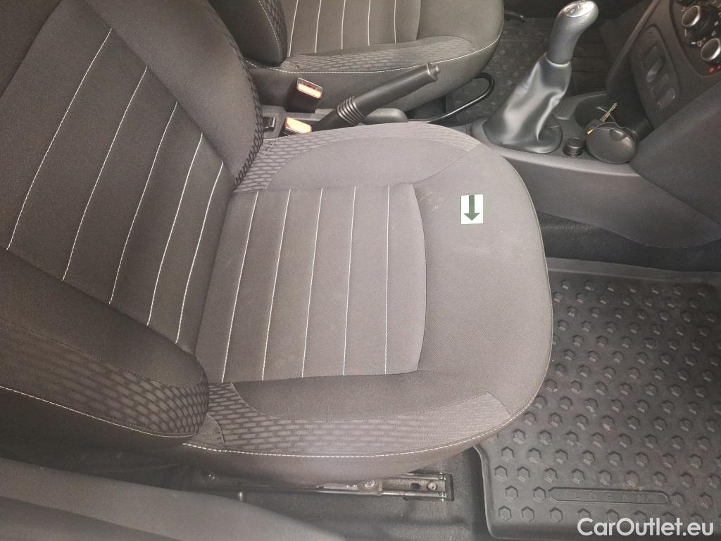  Dacia  Logan 0.9 TCe 90CP Laureate_Groupama #13