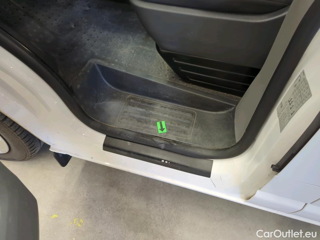  Volkswagen  Transporter KR 2.0 TDI 81KW #22