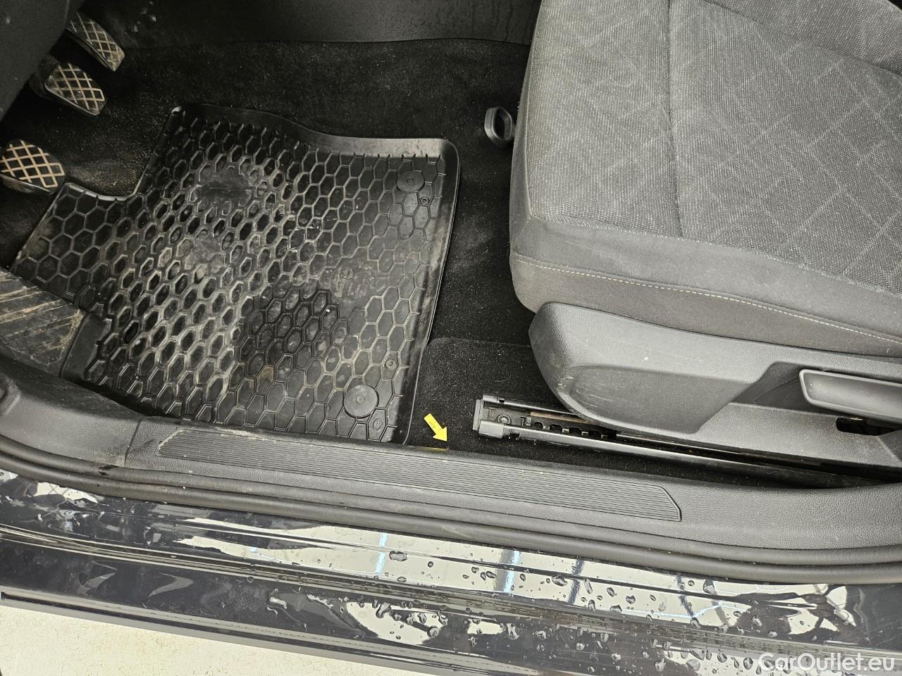  Volkswagen  Golf  Life 2.0 TDI #51
