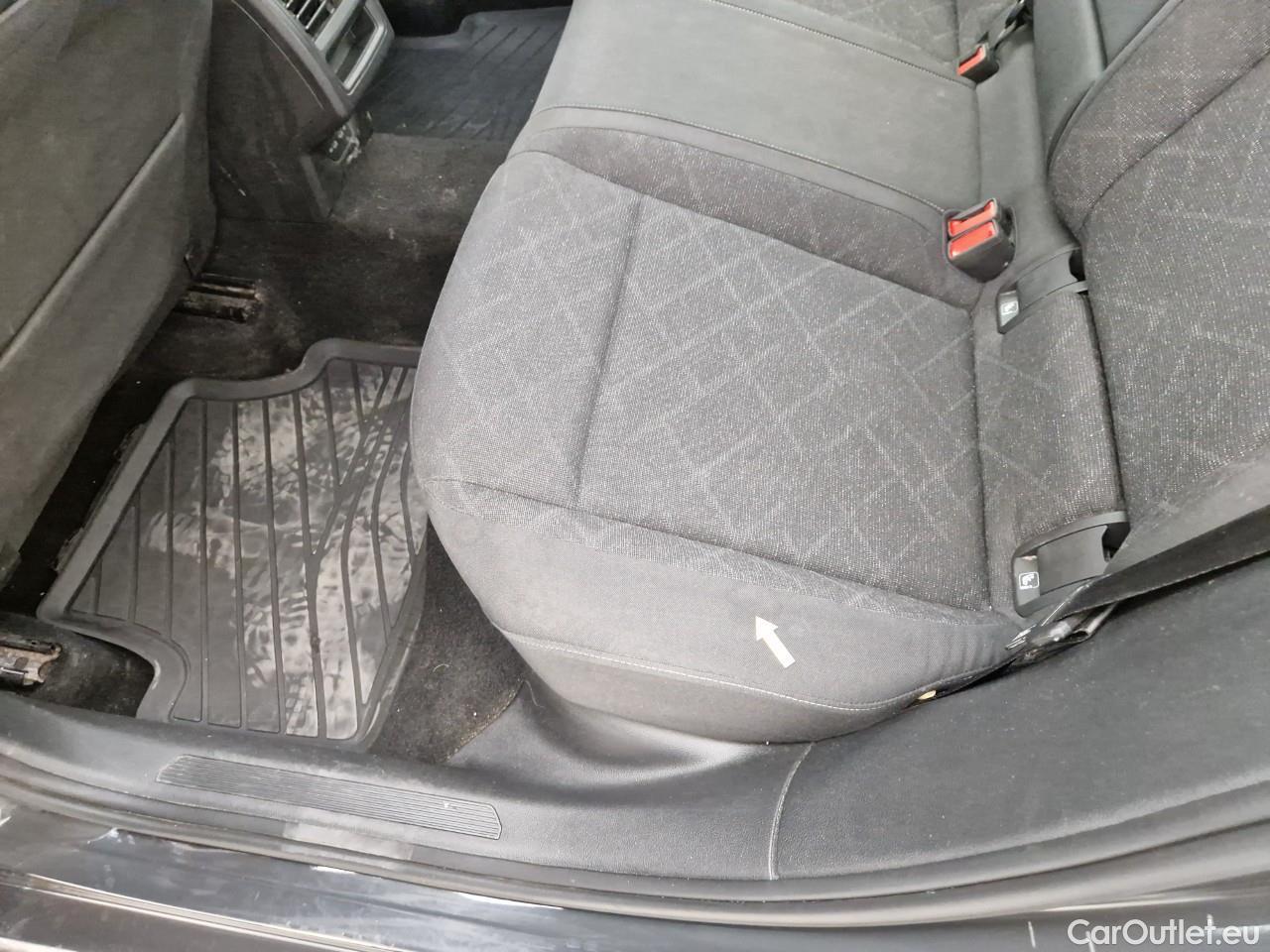  Volkswagen  Golf  2.0 TDI 116HP DSG Life Variant #36