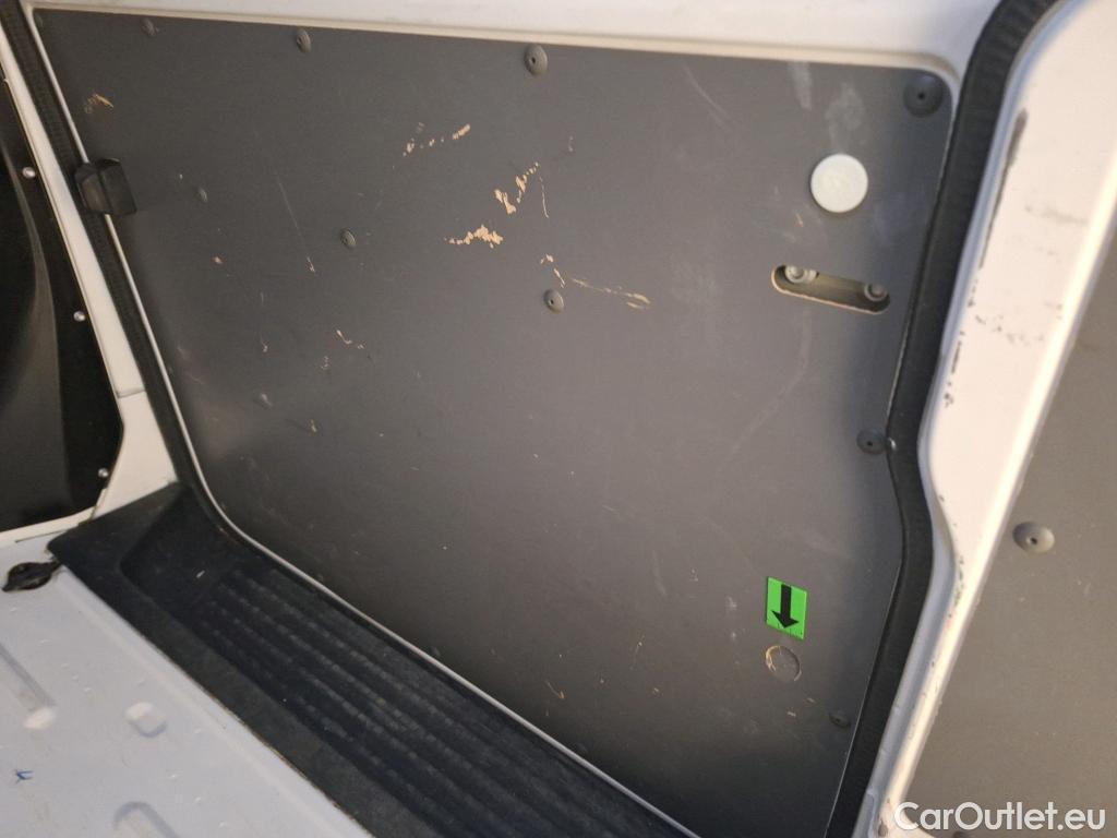  Volkswagen  Transporter KR 2.0 TDI 81KW #23