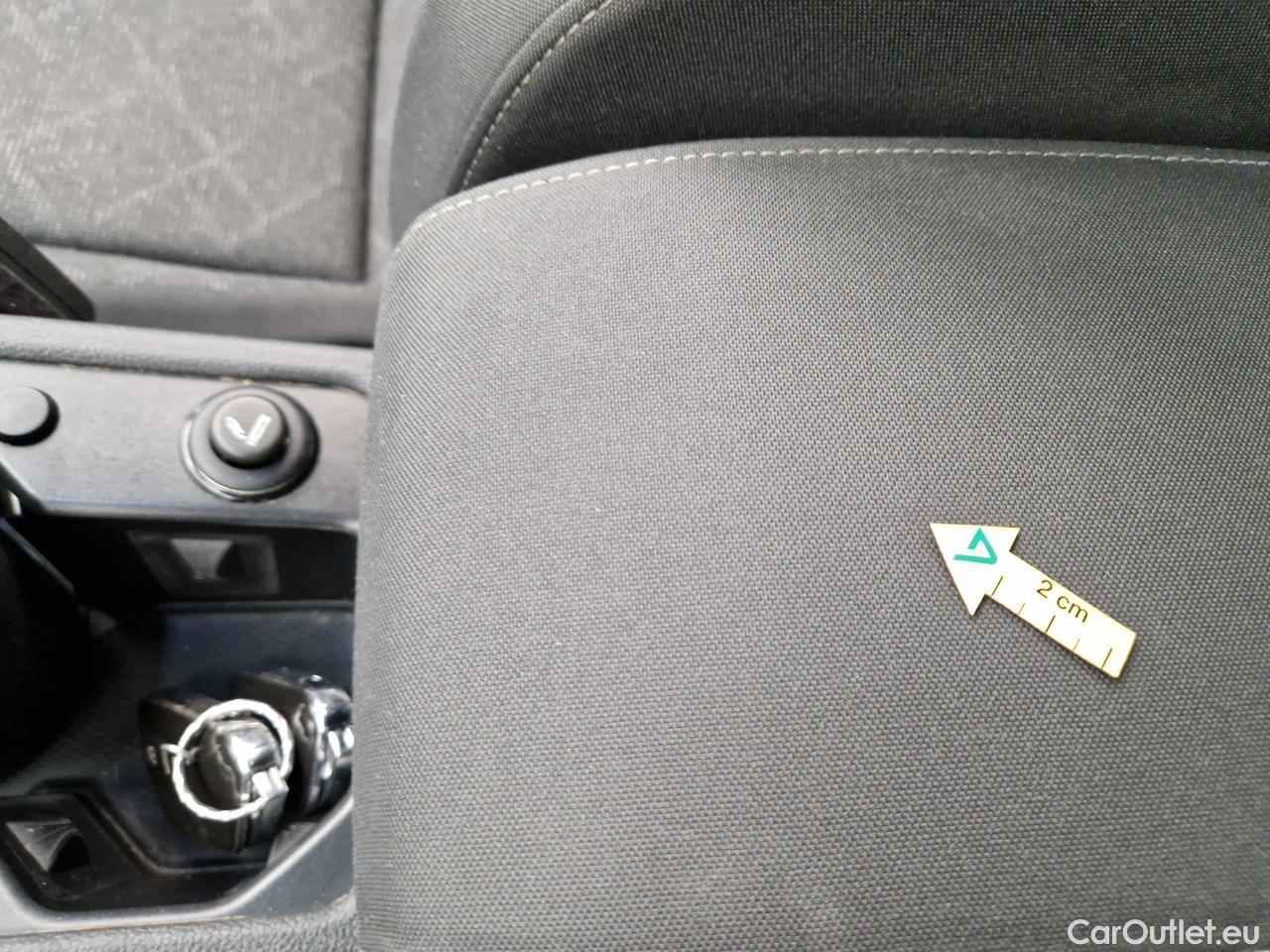  Volkswagen  Golf  2.0 TDI 116HP DSG Life Variant #32