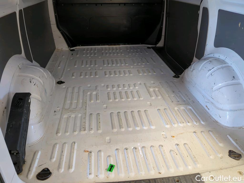  Volkswagen  Transporter KR 2.0 TDI 81KW #41