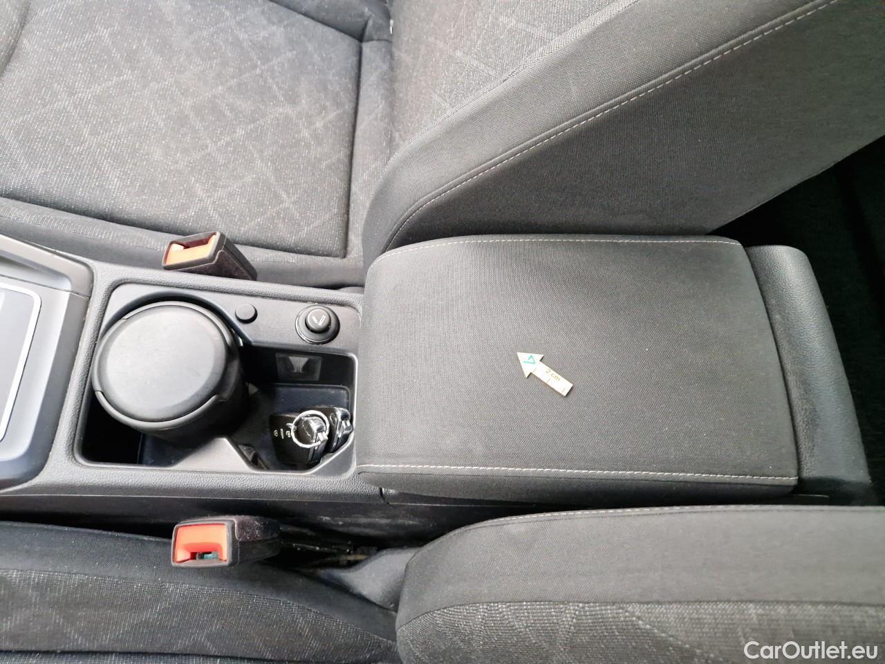  Volkswagen  Golf  2.0 TDI 116HP DSG Life Variant #31