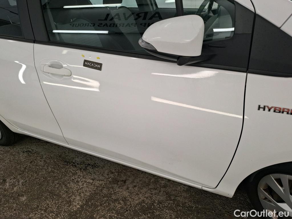  Toyota  Yaris TOYOTA  Hybride / 2017 / 5P / Berline 1.5 VVT-I HYBRID France Business #1