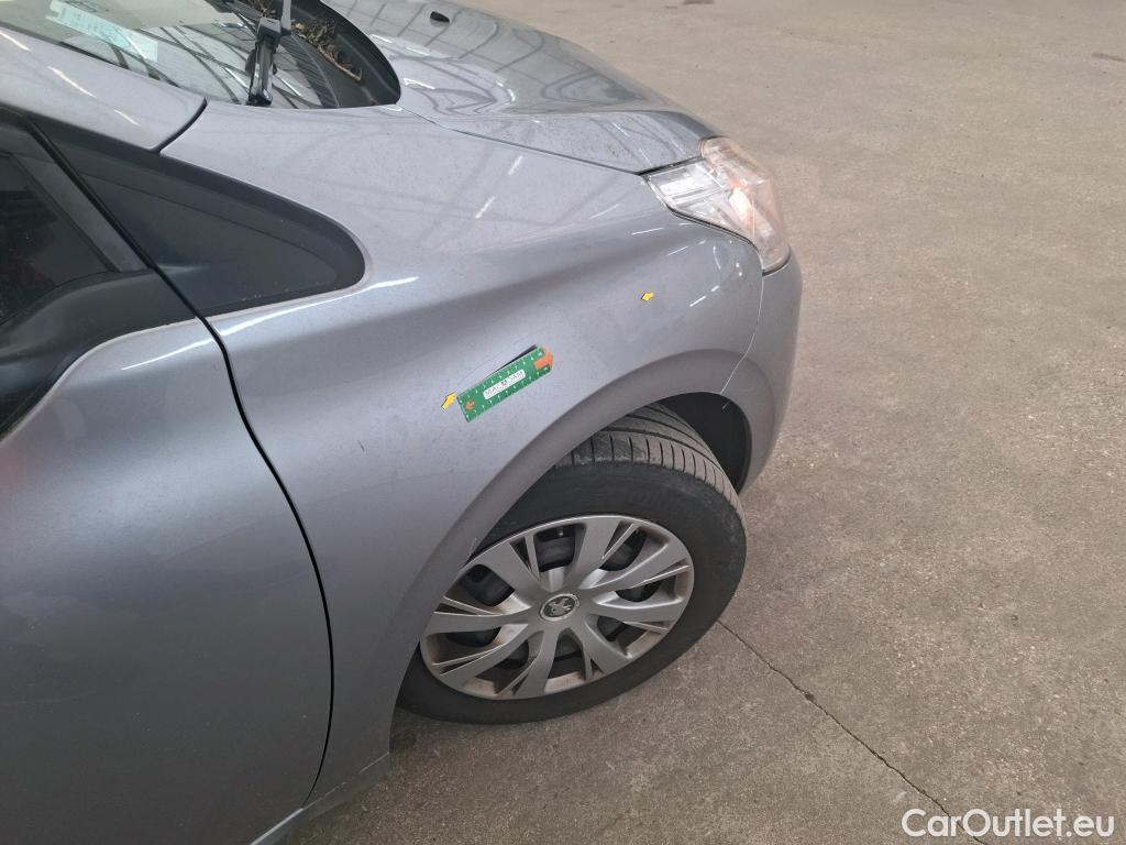  Peugeot  208  Affaire Premium Pack 1.5 HDi 100CV BVM5 E6dT #3