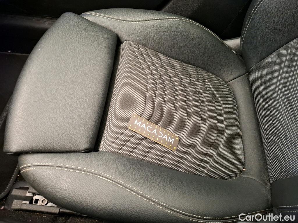  Mercedes  A-Klasse MERCEDES-BENZ Classe A Compact / 2018 / 5P / Berline A 180 d Business Line 7G-DCT #17