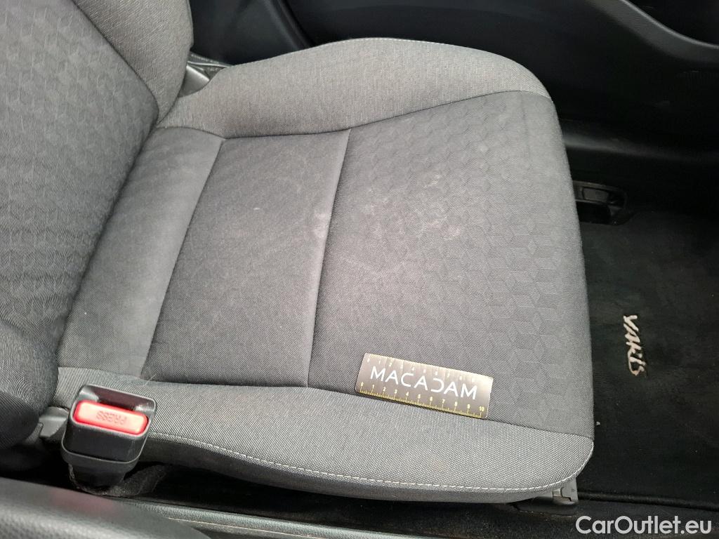  Toyota  Yaris TOYOTA  Hybride / 2019 / 5P / Berline Hybride 116h Design #24