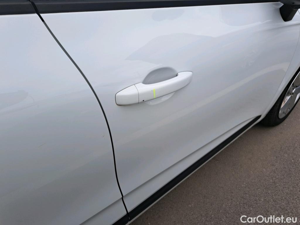  Renault  Clio RENAULT  / 2019 / 5P / berlina con portón Intens TCe 67 kW (91CV) (AC) #18