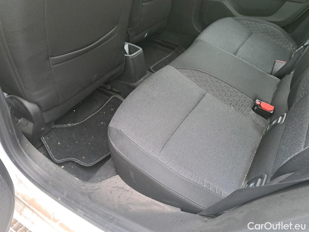  Renault  Clio RENAULT  / 2019 / 5P / berlina con portón Intens TCe 67 kW (91CV) (AC) #9