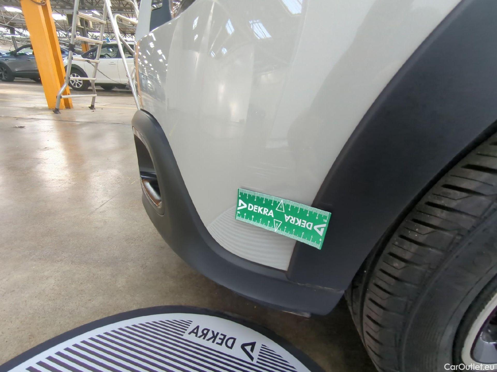  Citroen  C3  Feel Pack 1.2 PureTech 80CV BVM5 E6d #3
