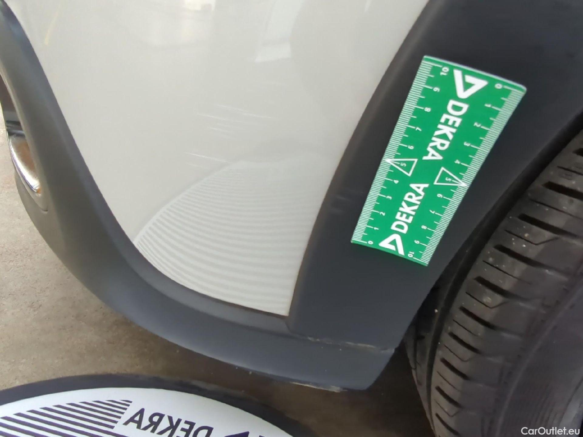  Citroen  C3  Feel Pack 1.2 PureTech 80CV BVM5 E6d #8