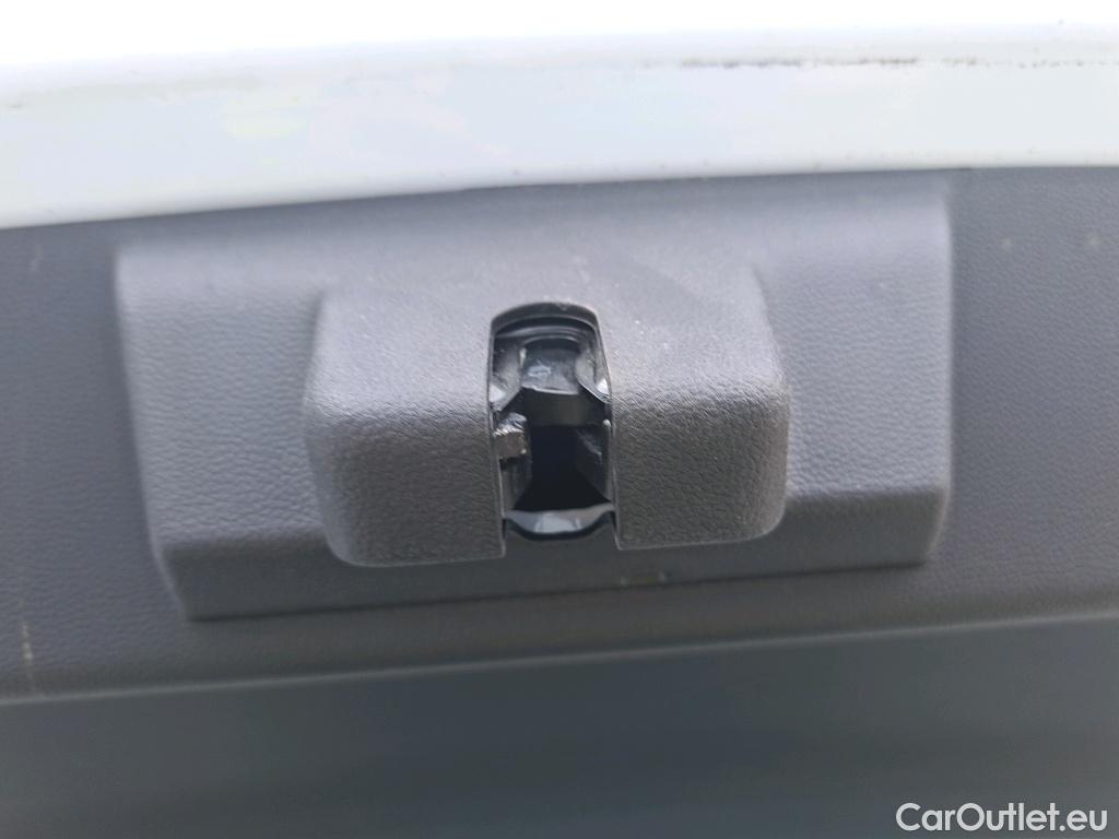  Renault  Clio RENAULT  / 2019 / 5P / berlina con portón Intens TCe 67 kW (91CV) (AC) #13