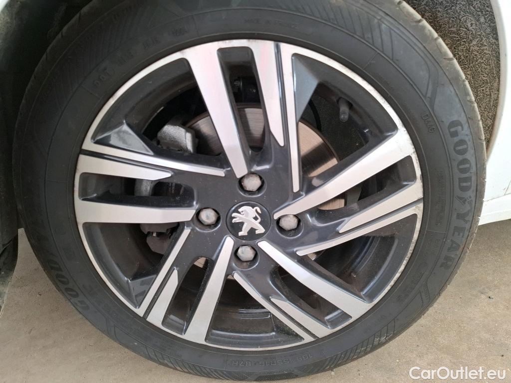  Peugeot  208  Allure Business 1.2 PureTech 100CV BVM6 E6d #19