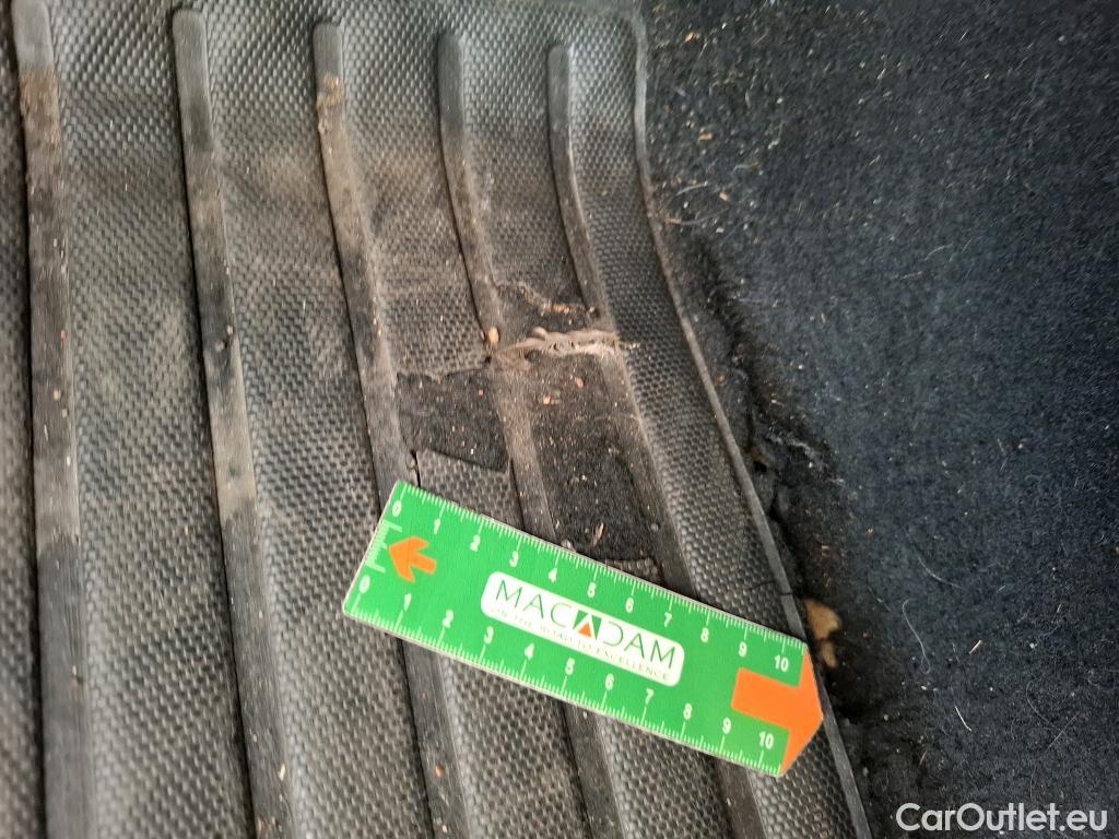  Peugeot  208  Allure Business 1.2 PureTech 100CV BVM6 E6d #15