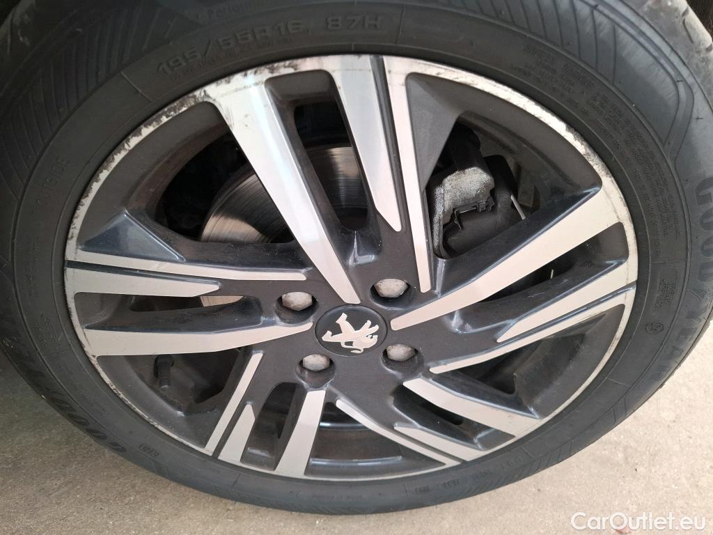 Peugeot  208  Allure Business 1.2 PureTech 100CV BVM6 E6d #6