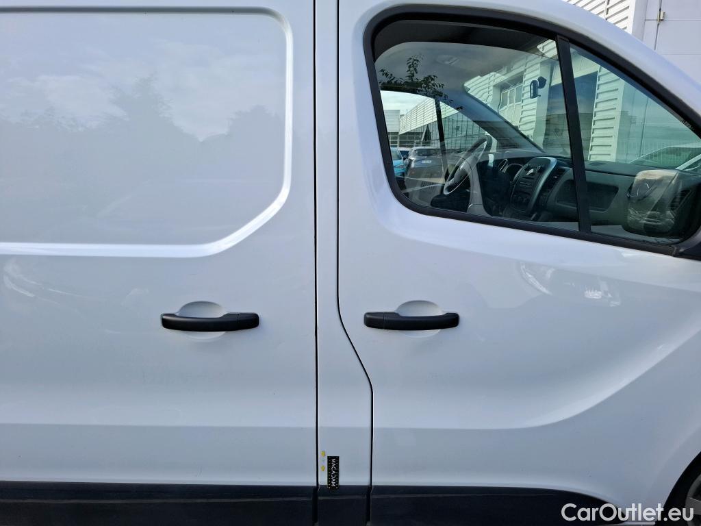  Renault  Trafic RENAULT  / 2014 / 4P / Fourgon tôlé FG GCF L2H1 1200 dCi 120 E6 #44