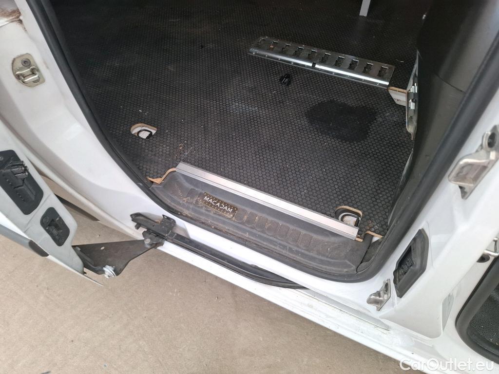  Renault  Kangoo  Express Maxi Extra (Série Spéciale) 1.5 dCi 90CV BVM5 E6 #19