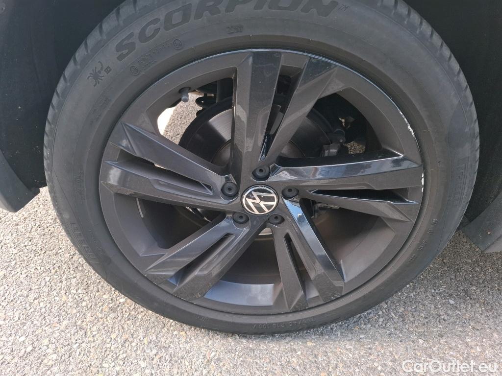  Volkswagen  Tiguan VOLKSWAGEN  / 2020 / 5P / SUV 2.0 TDI 150 DSG7 R-Line #4