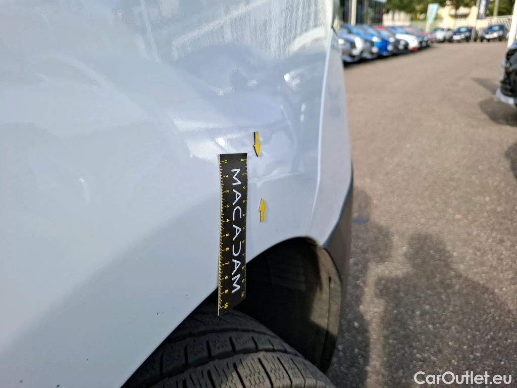  Renault  Trafic RENAULT  / 2014 / 4P / Fourgon tôlé FG GCF L2H1 1200 dCi 120 E6 #38