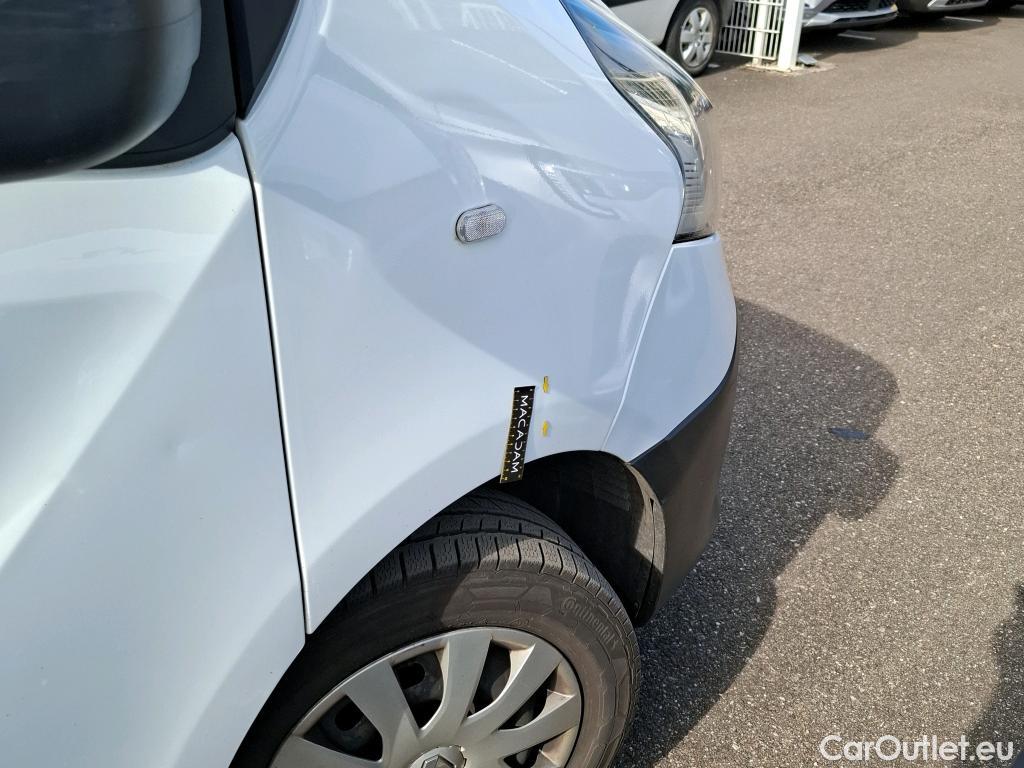  Renault  Trafic RENAULT  / 2014 / 4P / Fourgon tôlé FG GCF L2H1 1200 dCi 120 E6 #37