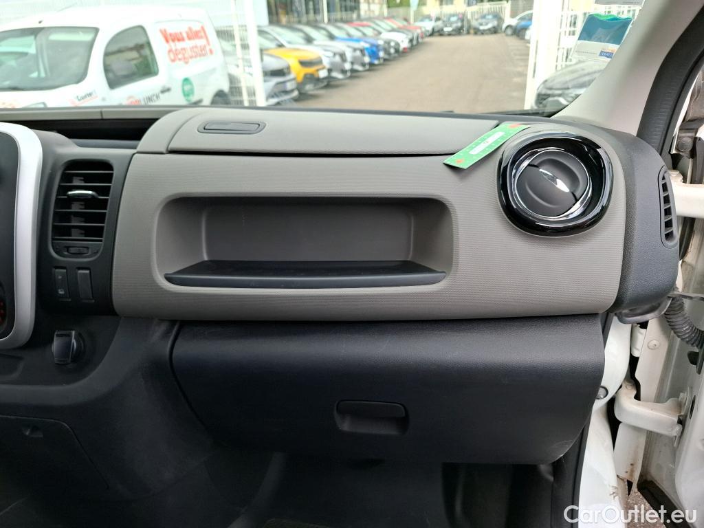  Renault  Trafic RENAULT  / 2014 / 4P / Fourgon tôlé FG GCF L2H1 1200 dCi 120 E6 #64