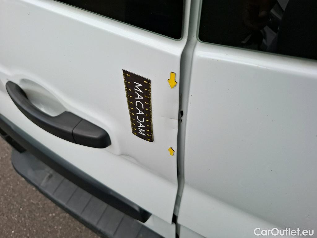  Renault  Trafic RENAULT  / 2014 / 4P / Fourgon tôlé FG GCF L2H1 1200 dCi 120 E6 #11
