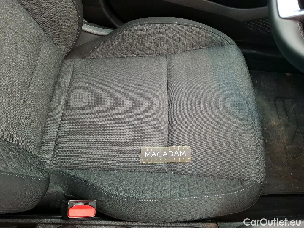  Renault  Clio RENAULT  / 2019 / 5P / Berline Business E-Tech hybride 140 -21N #29