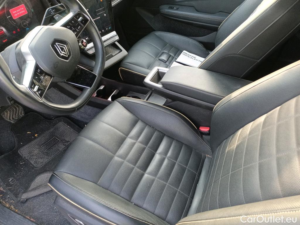  Land Rover  Discovery RENAULT Megane E-Tech / 2022 / 5P / berlina con portón iconic EV60 160kW (220CV) optimum ch. #23