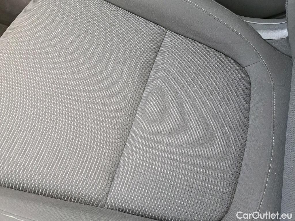  Land Rover  Discovery HYUNDAI Kona / 2020 / 5P / todoterreno 1.6 GDI HEV Maxx DCT #13