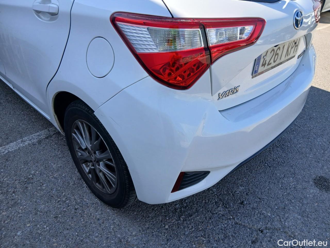  Toyota  Yaris TOYOTA  5p 3G berlina con portón 1.5 Hybrid Active #23