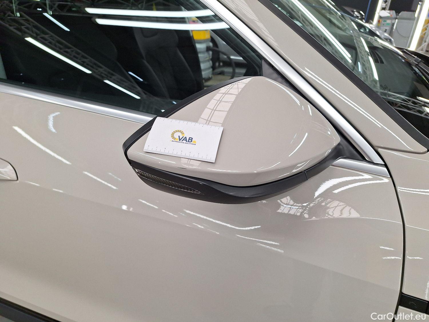  Audi  E-TRON Audi,  '19 BEV, Audi  55 Quattro Advanced 5d #9