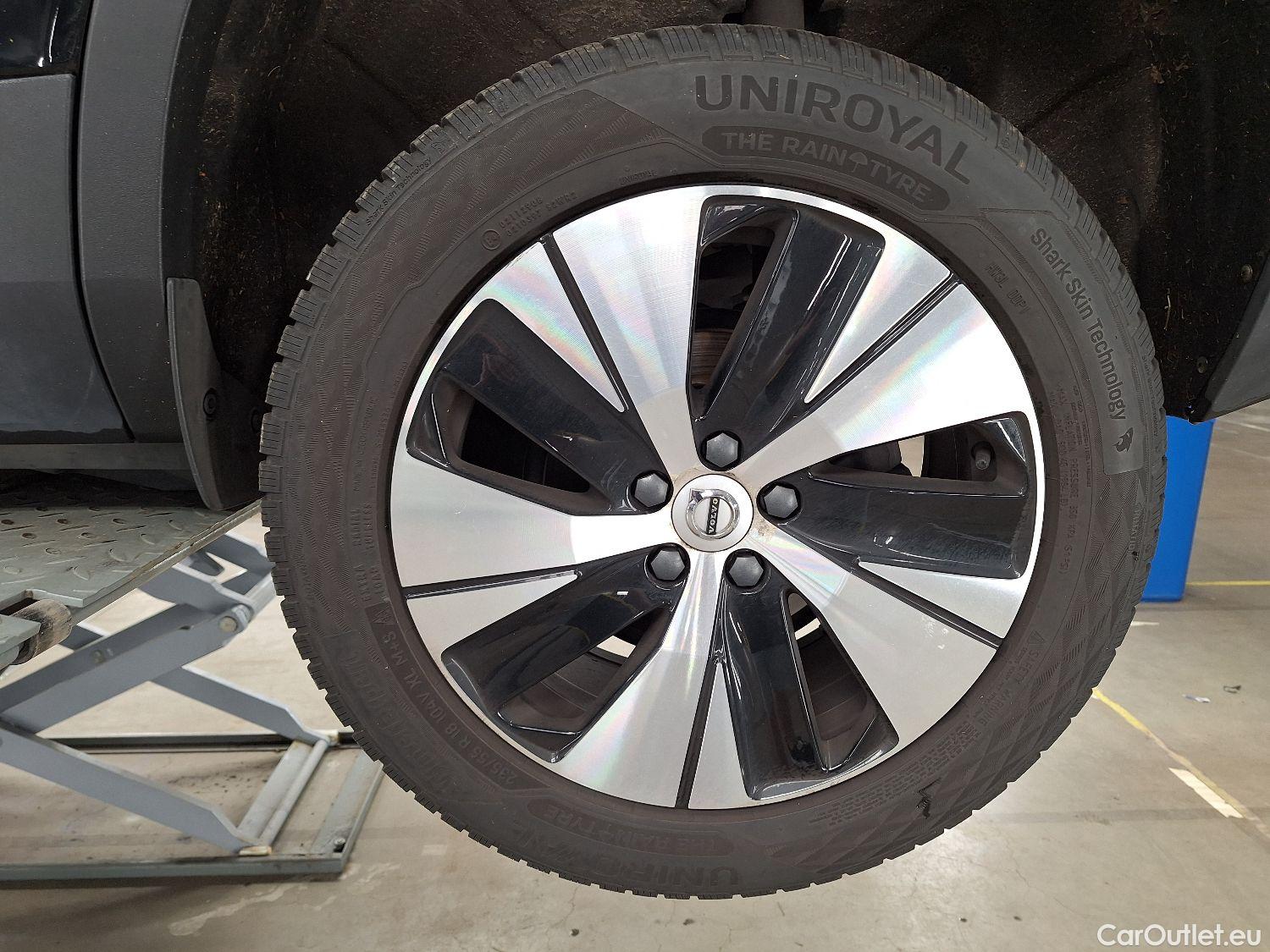  Volvo  XC 40 Volvo, XC40 '17, Volvo XC40 T3 Geartronic Momentum Pro 5d #6