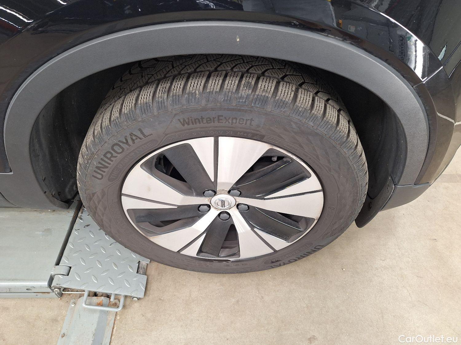  Volvo  XC 40 Volvo, XC40 '17, Volvo XC40 T3 Geartronic Momentum Pro 5d #27