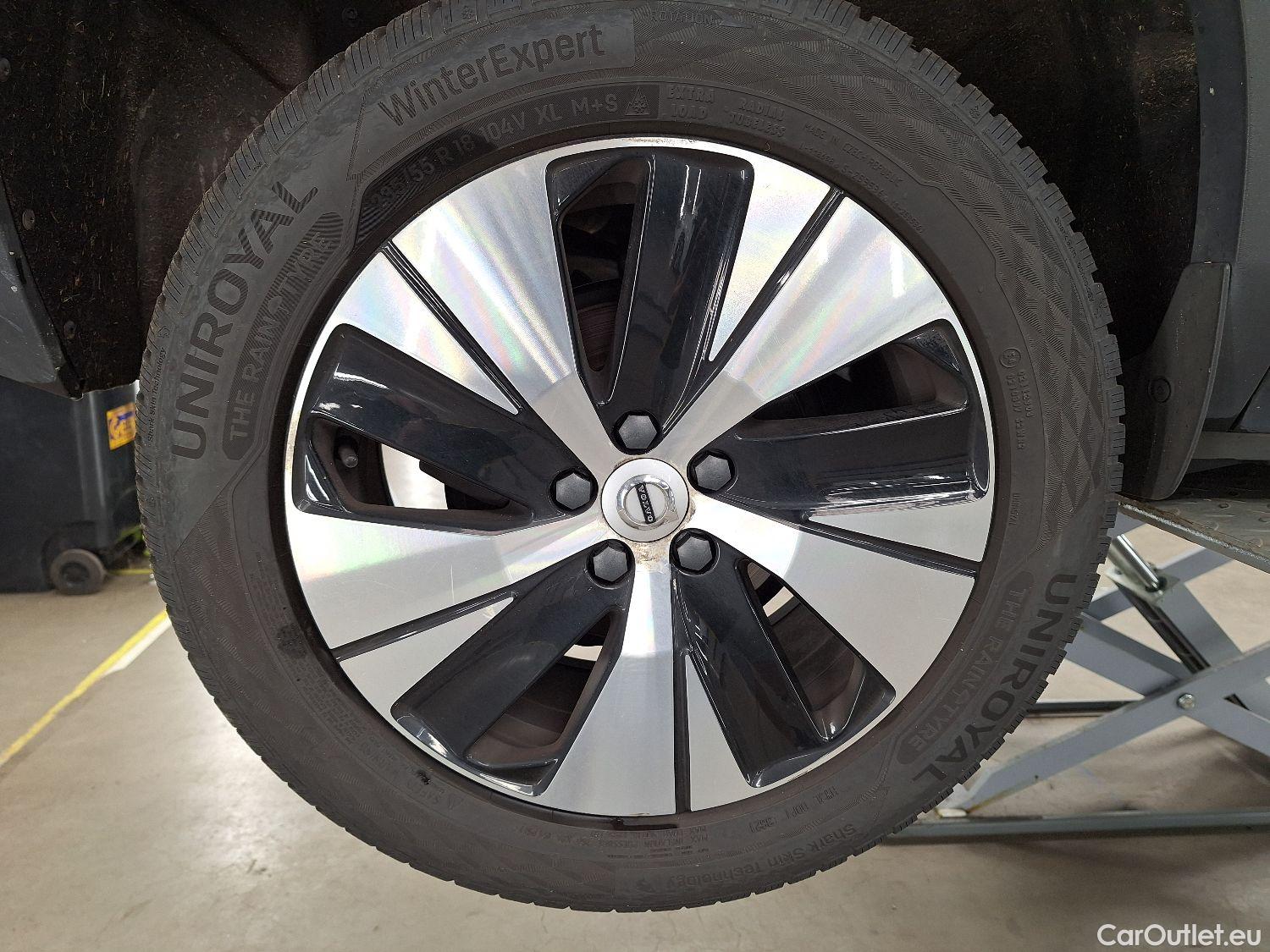 Volvo  XC 40 Volvo, XC40 '17, Volvo XC40 T3 Geartronic Momentum Pro 5d #3