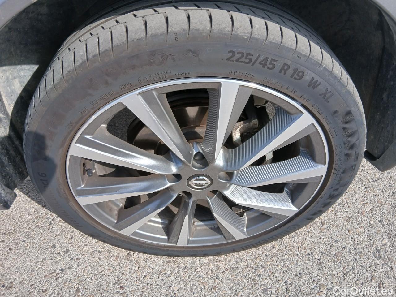  Nissan  Qashqai NISSAN  / 2017 / 5P / todoterreno DIG-T 103 kW (140 CV) E6D Q-LINE #34