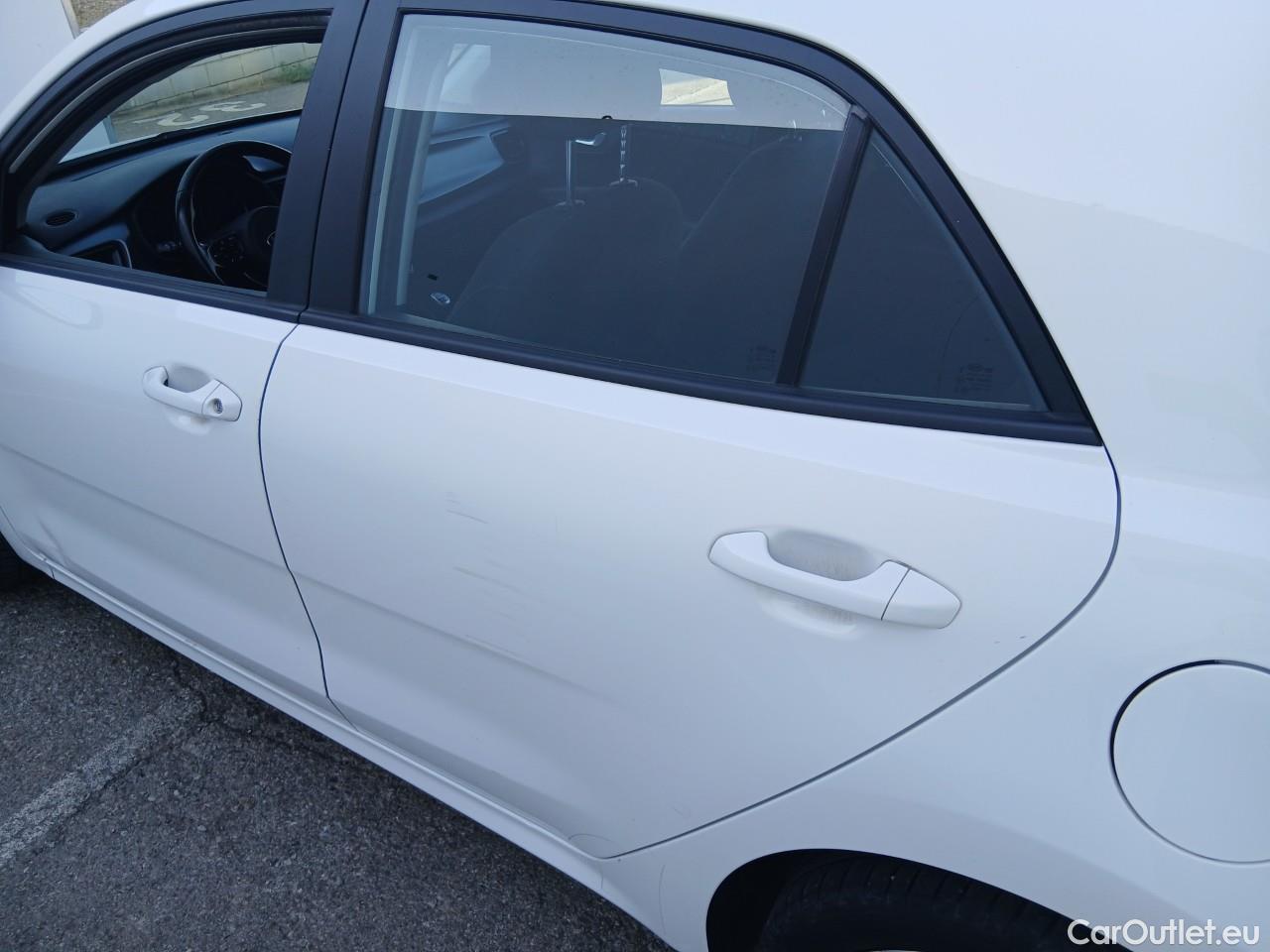  KIA  Rio KIA  / 2020 / 5P / berlina con portón 1.0 T-GDi 88kW (120CV) MHEV iMT Drive #11