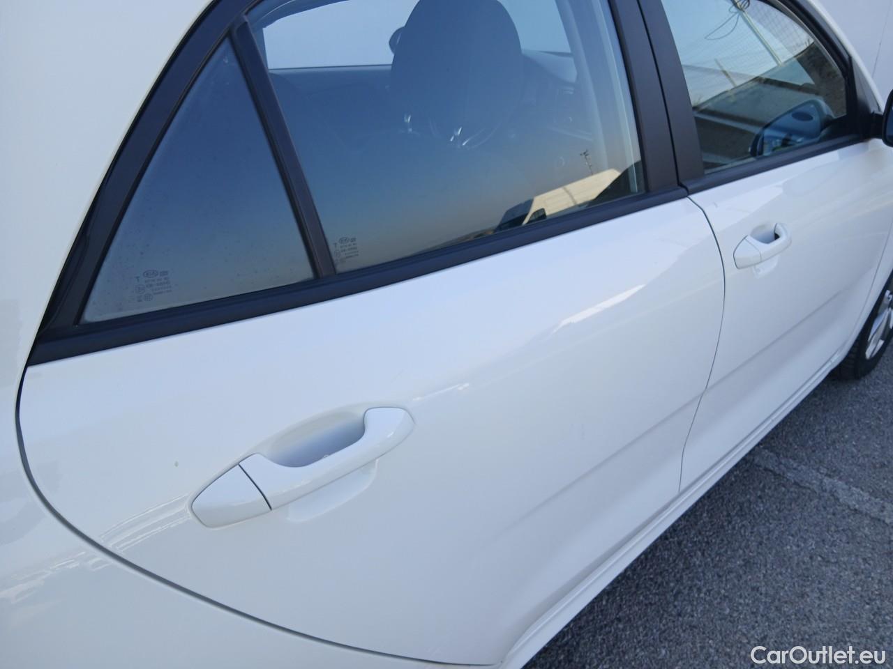  KIA  Rio KIA  / 2020 / 5P / berlina con portón 1.0 T-GDi 88kW (120CV) MHEV iMT Drive #23