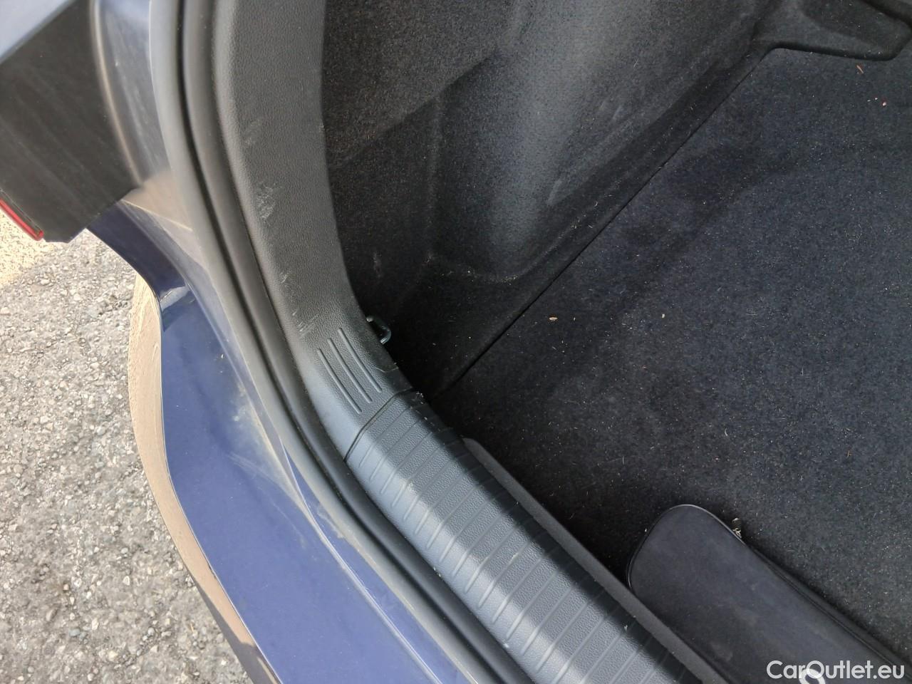  Volkswagen  Golf  VIII Berlina 1.0 TSI 110CV MT6 E6d  #28