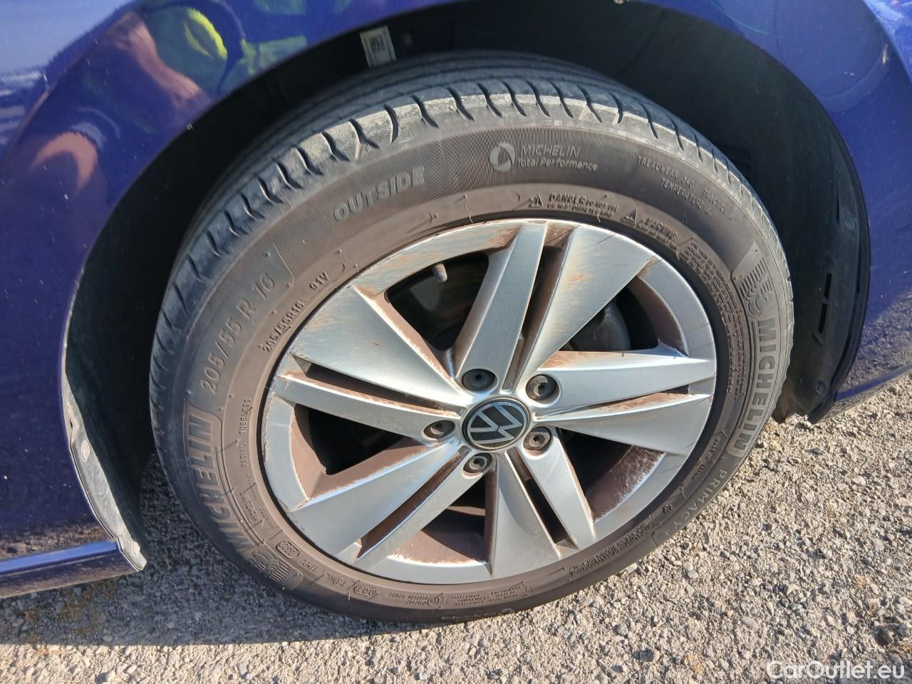  Volkswagen  Golf  VIII Berlina 1.0 TSI 110CV MT6 E6d  #23
