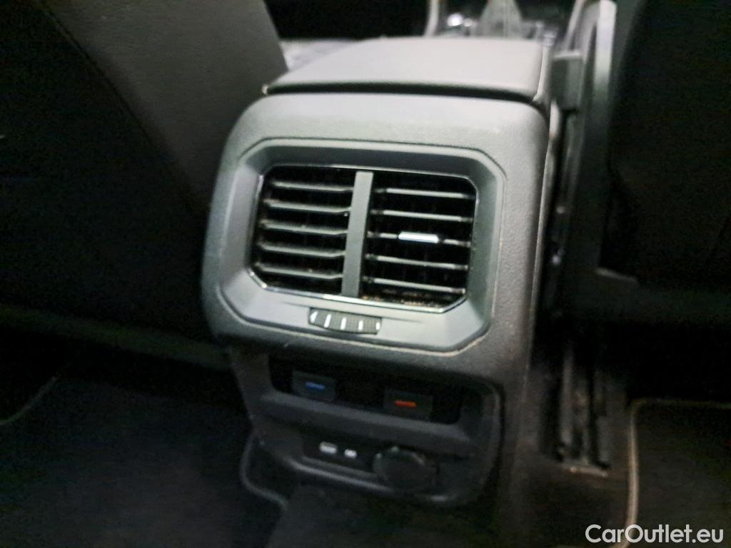  Volkswagen  Tiguan  R-Line 2.0 TDI 150CV AT7 E6d #1