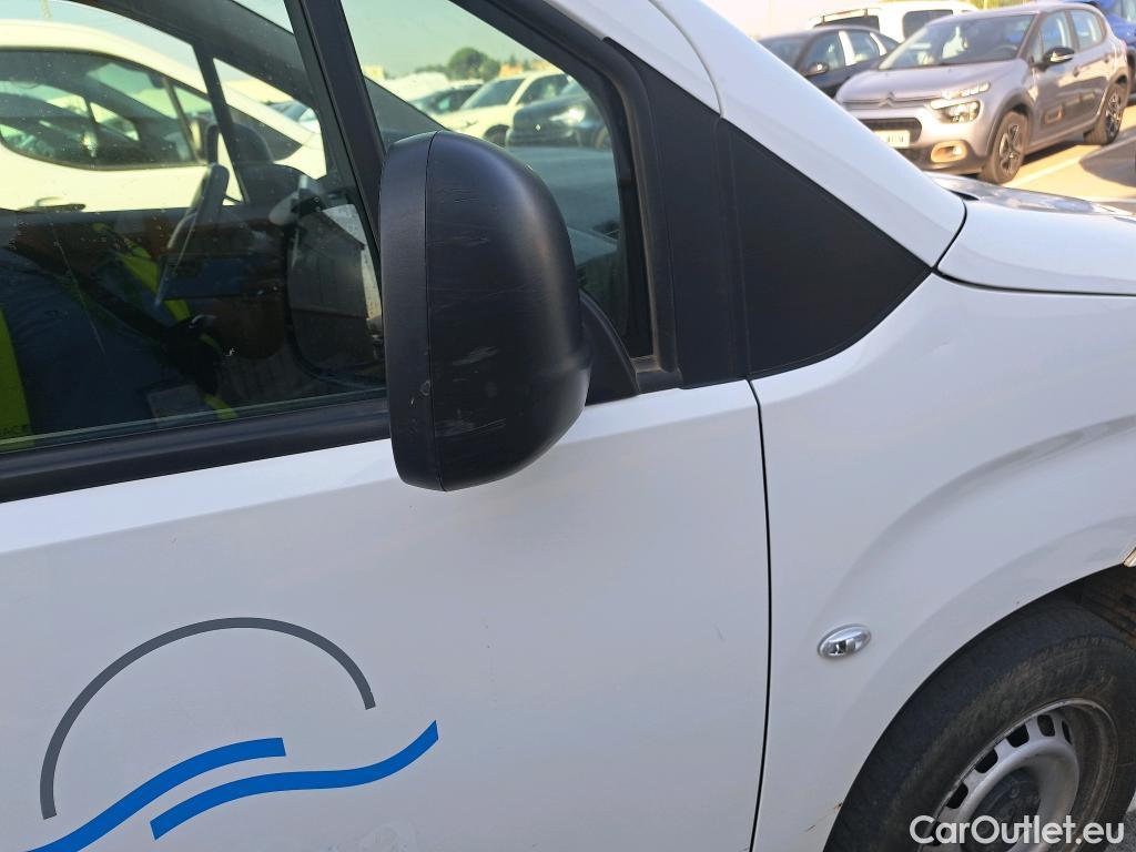  Peugeot  Partner PEUGEOT  / 2018 / 3P / furgón derivado de turismo Pro Standard 600kg BlueHDi 73kW #55